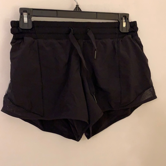 Lululemon Low Rise 4” Short - Picture 1 of 4